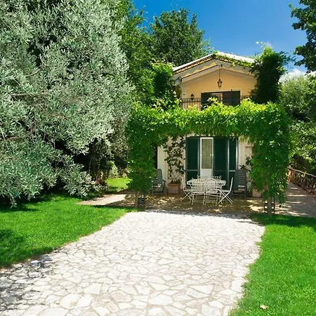 Rose Hill Cineto Romano